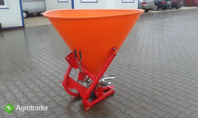 Rozsiewacz nawozów lej firmy Strumyk  lejek 300-400-500 l  - zdjęcie 1